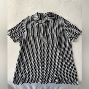 New men’s size large Express short sleeve button up shirt